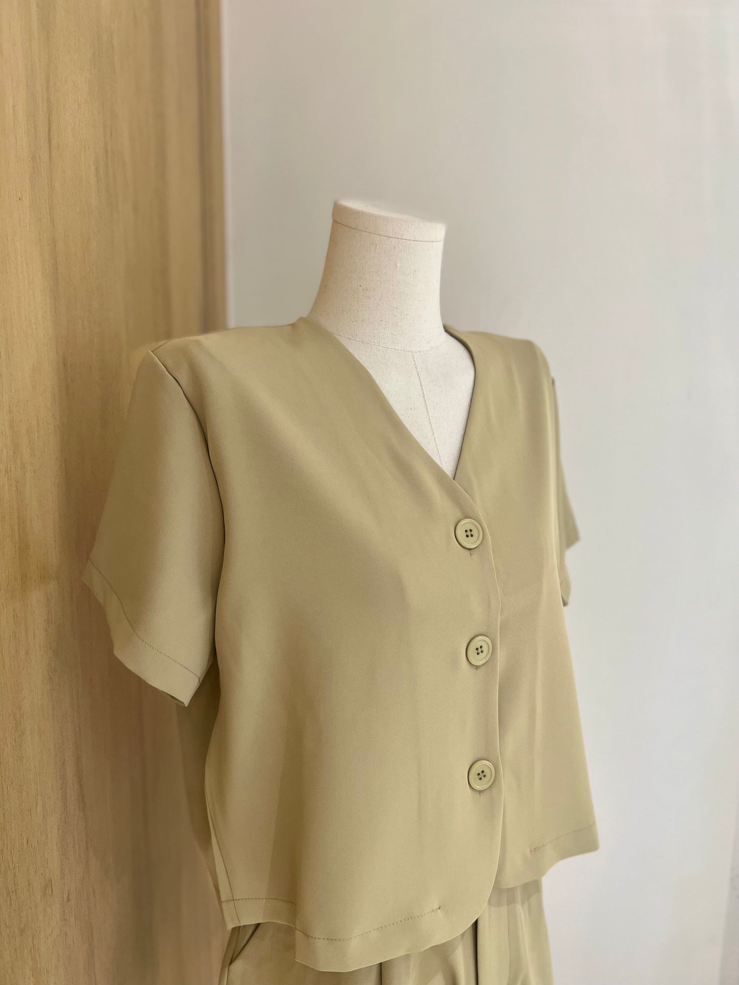 BOBBIE Set: Buttondown + Shorts