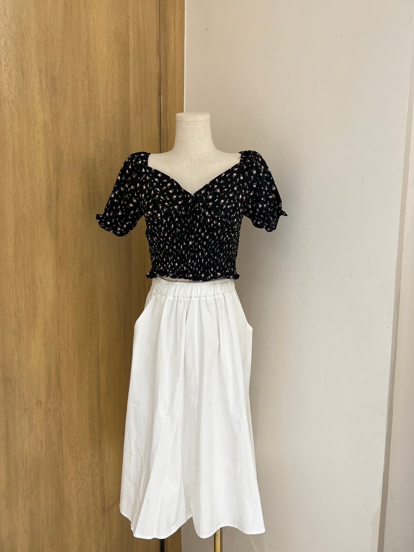 BLAKELY Puff Sleeve Top (BLACK)