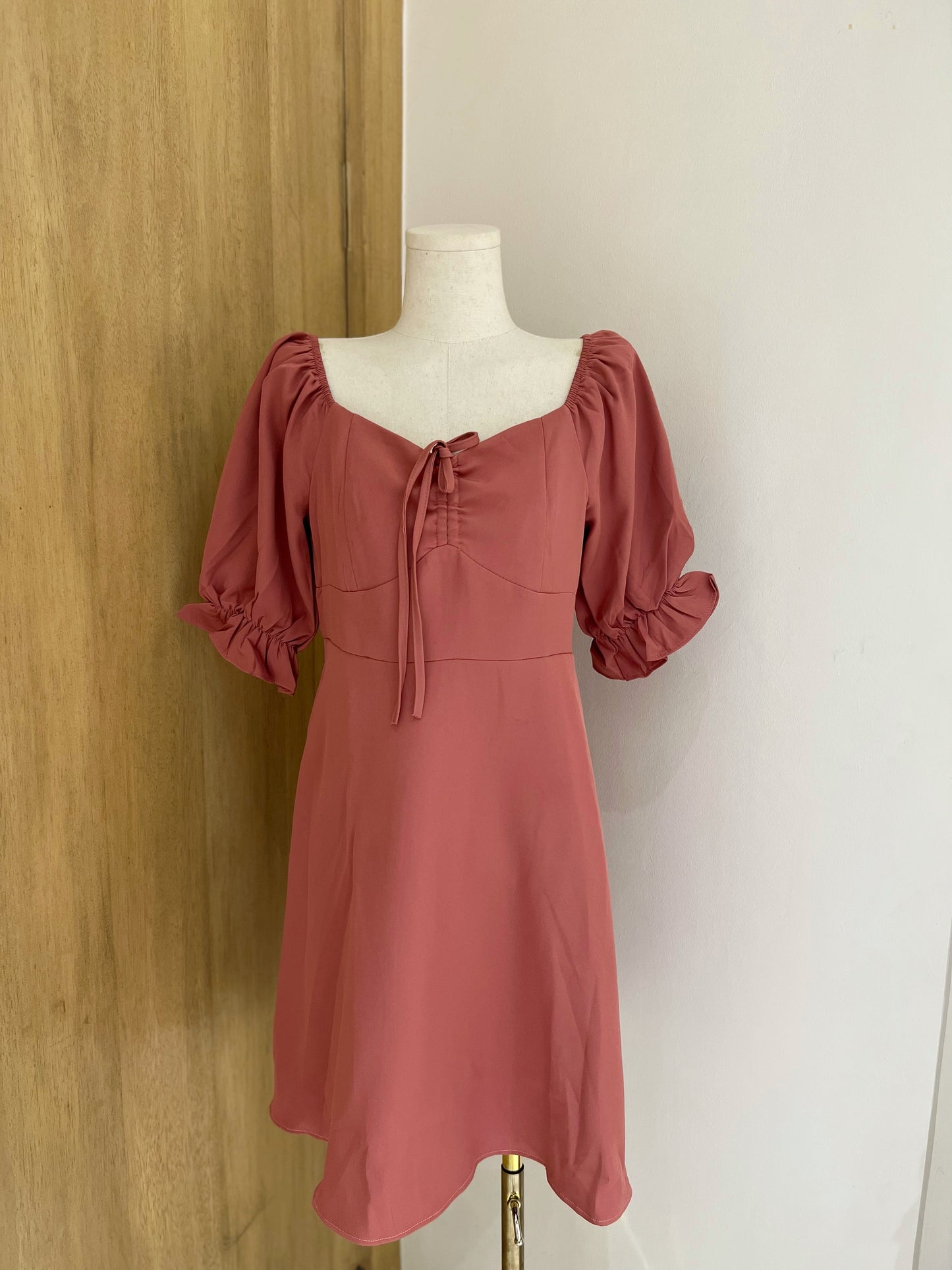LONDYN Puff Sleeve Dress