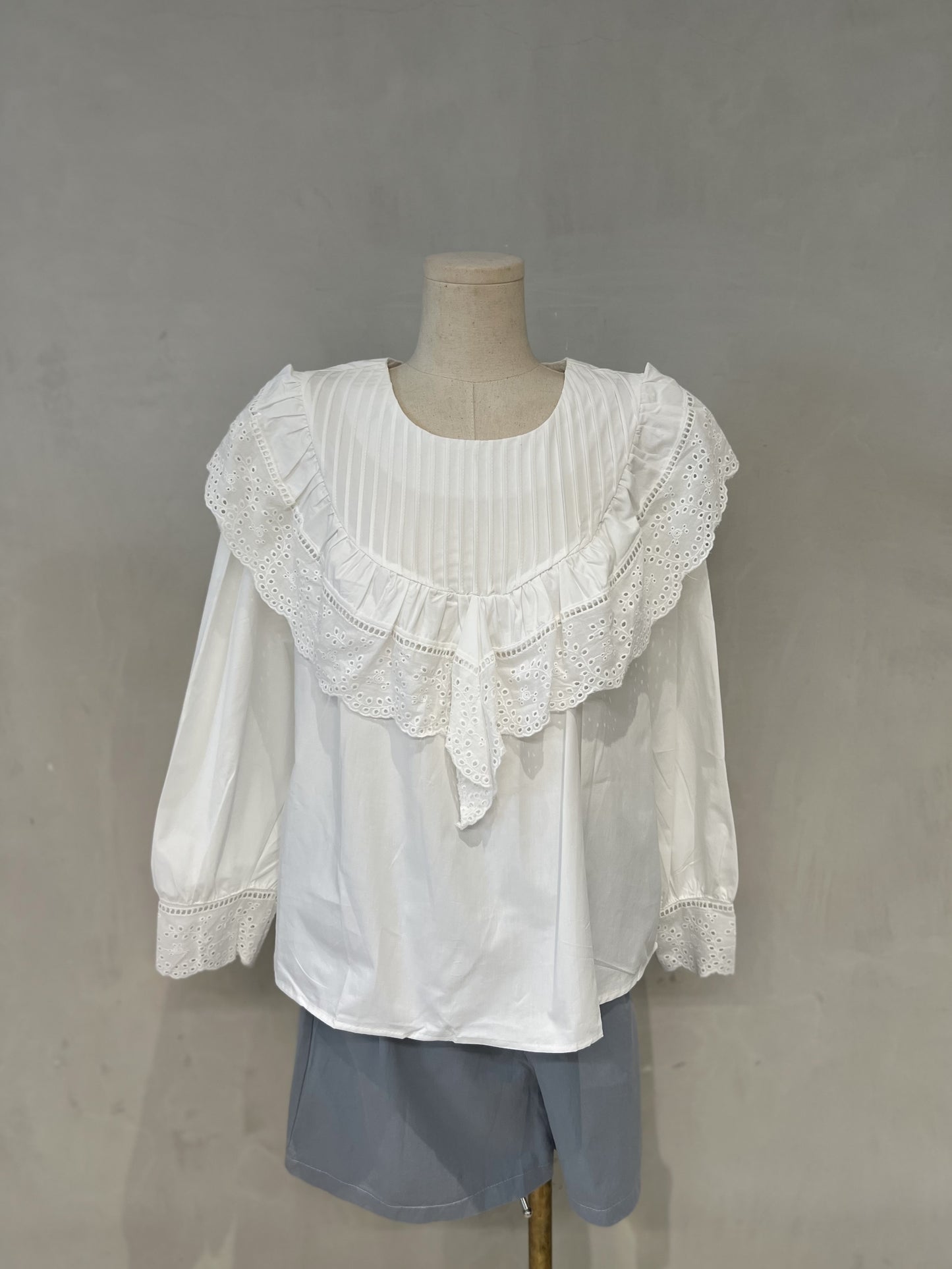 ELLIS Lace Long Sleeve Blouse