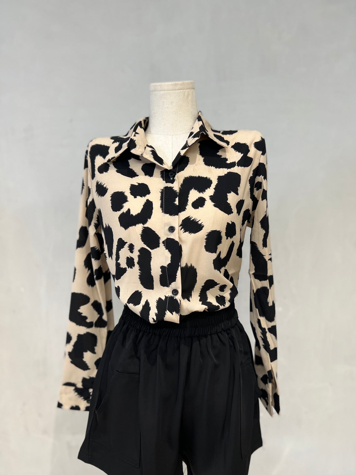 MAYA Printed Buttondown
