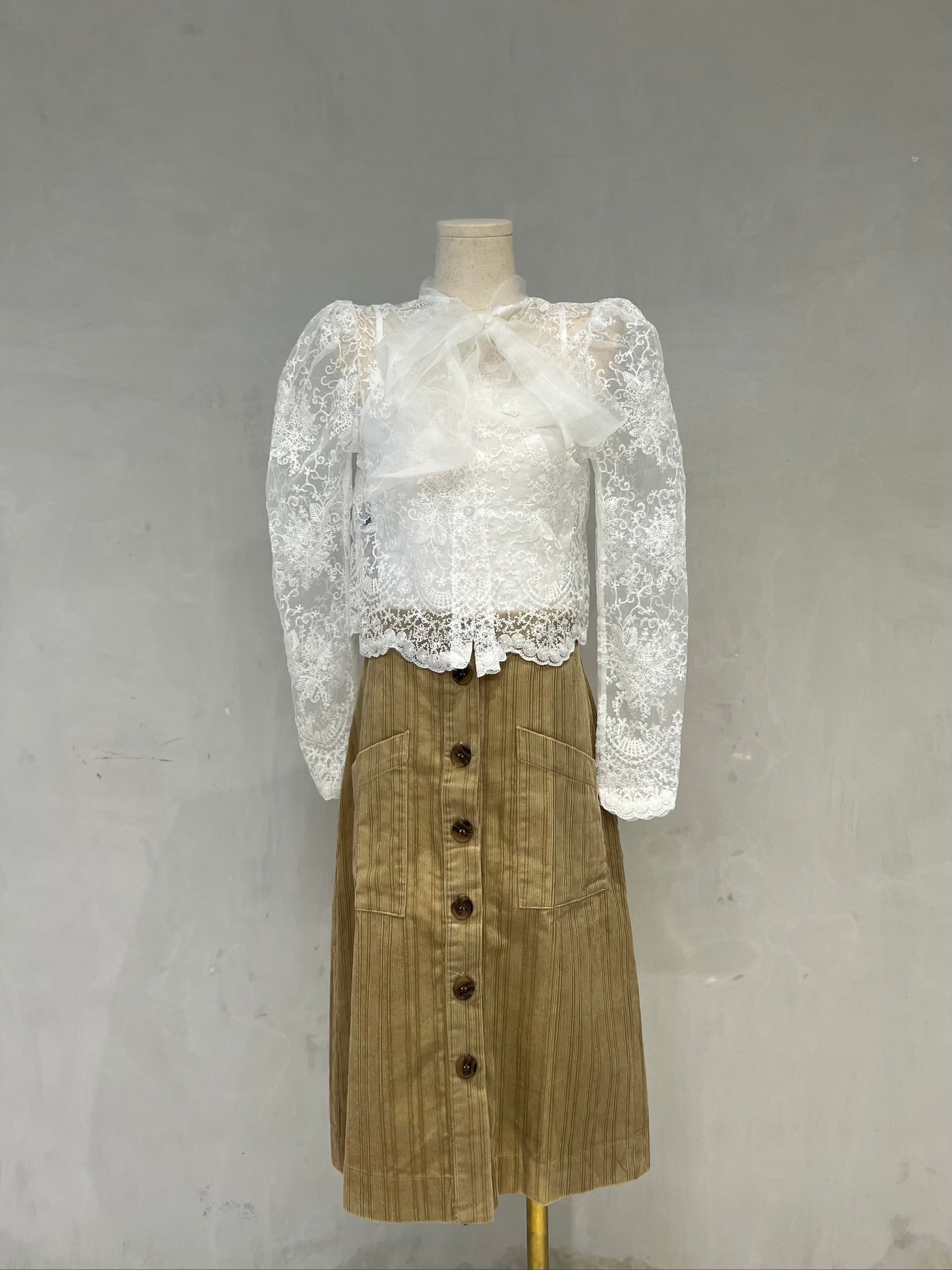 BELEN Lace Bow Top
