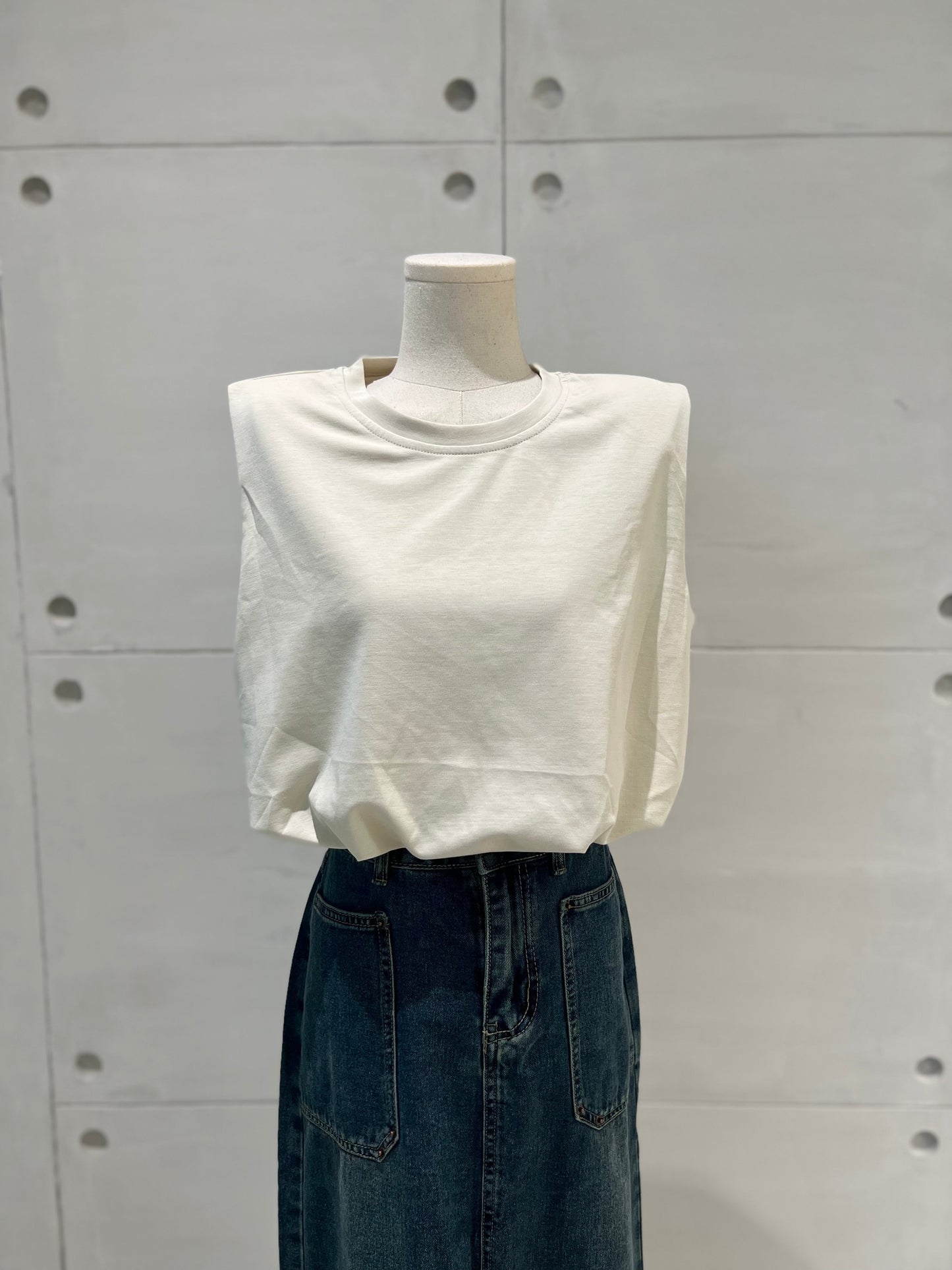 JETT Shoulder Pad Tee