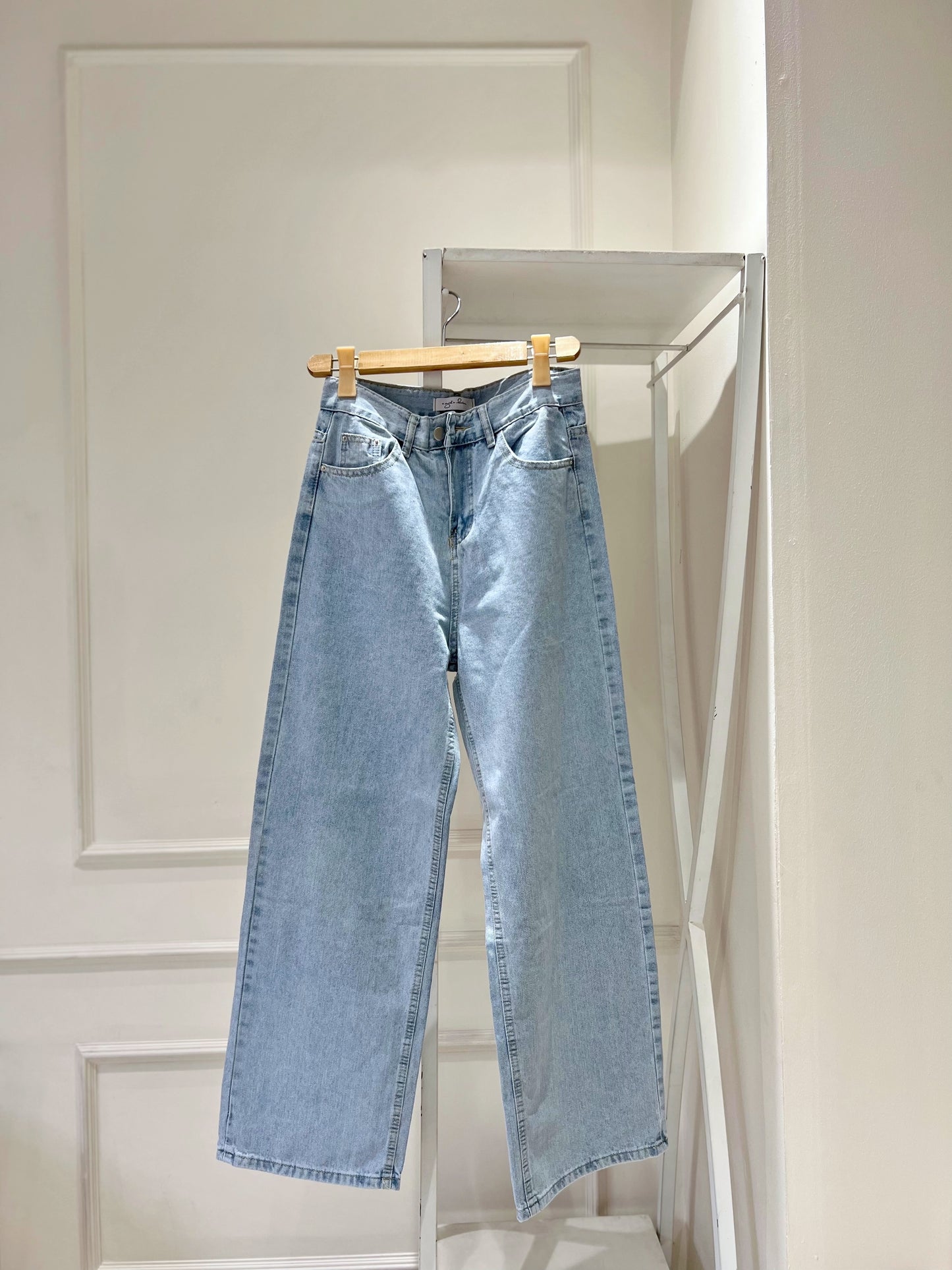 ELLERY Mom Jeans - Light Wash