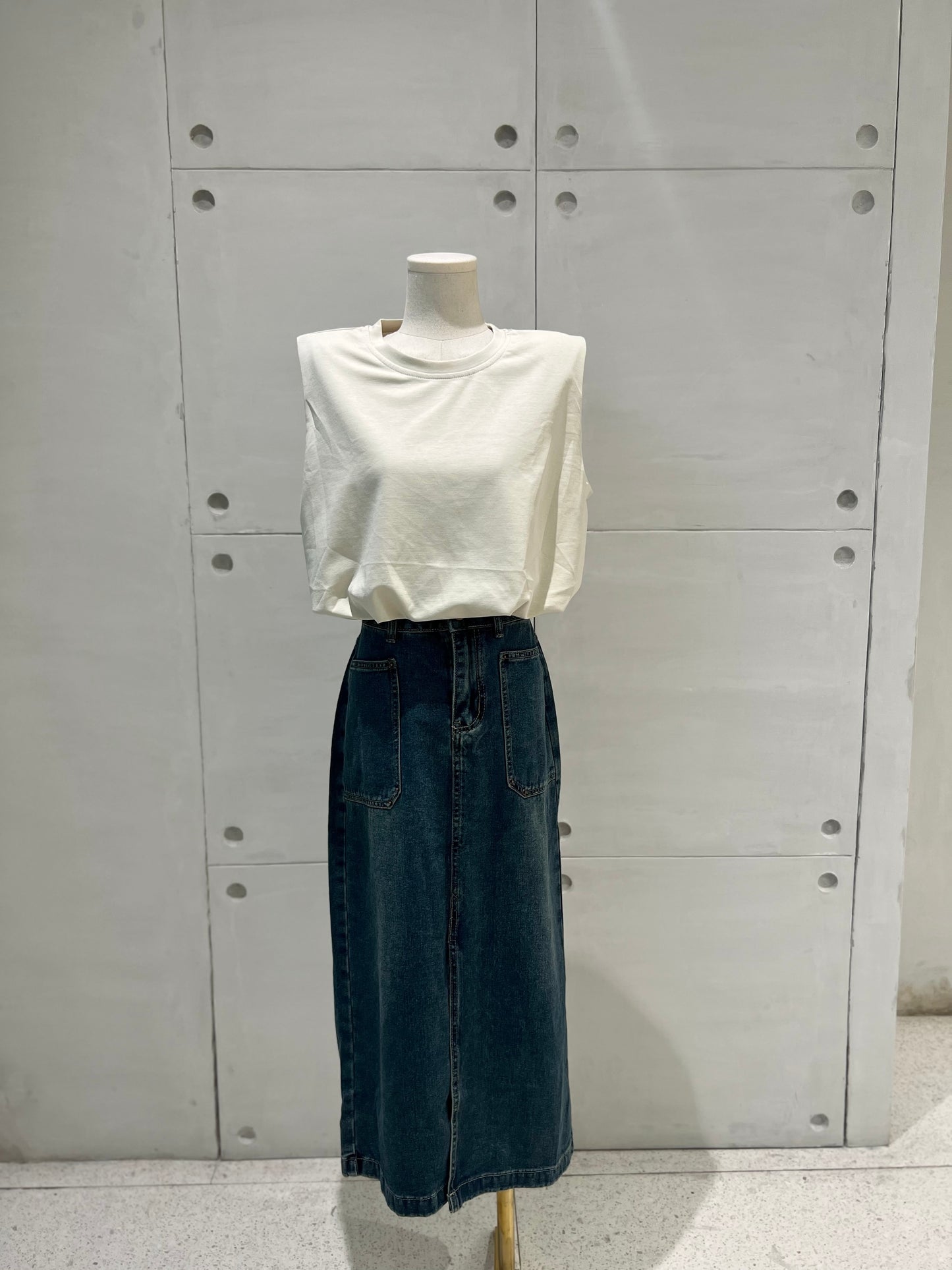 JETT Shoulder Pad Tee