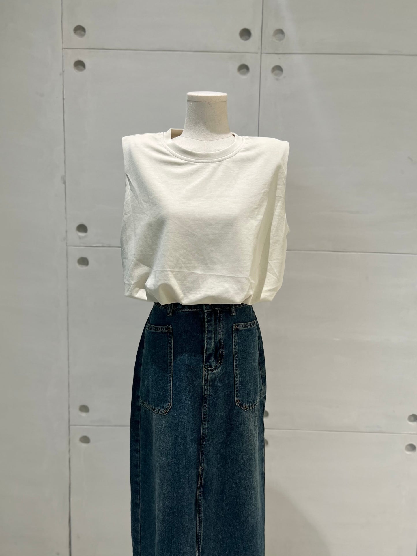JETT Shoulder Pad Tee