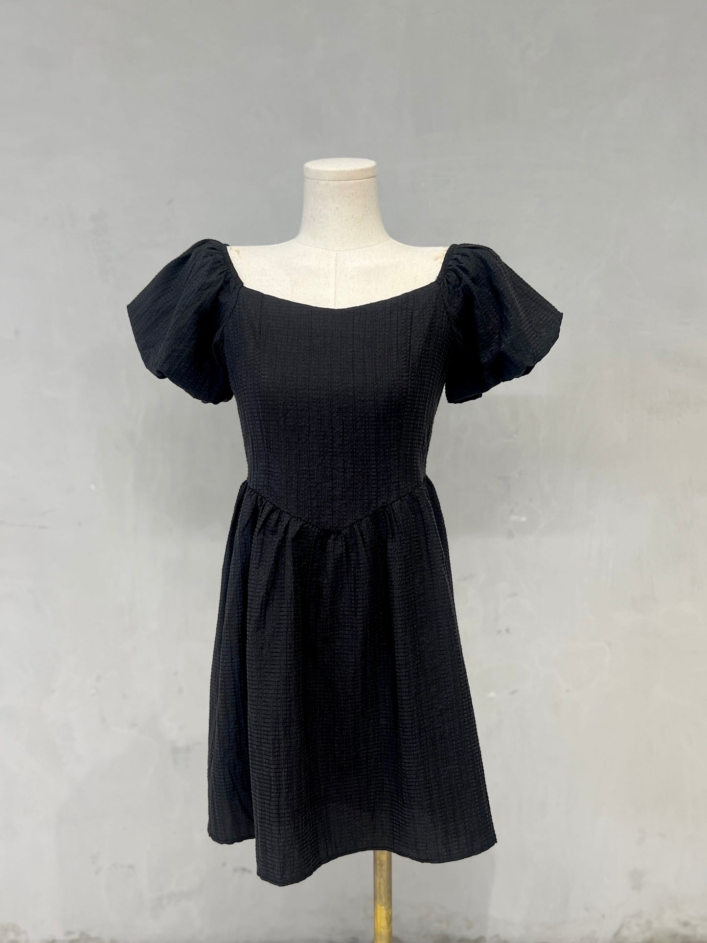 SHAY Puff Sleeve Dress