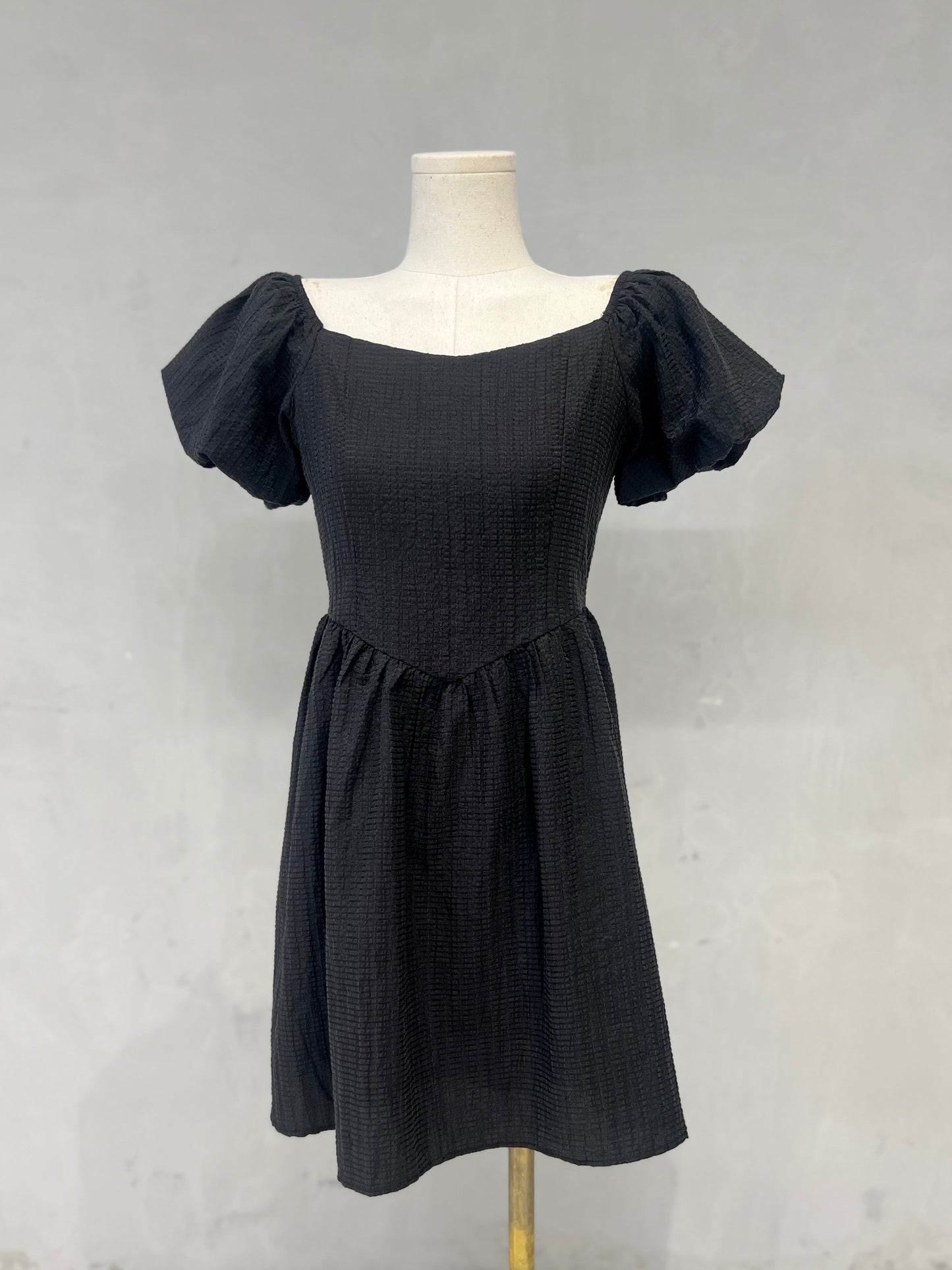 SHAY Puff Sleeve Dress