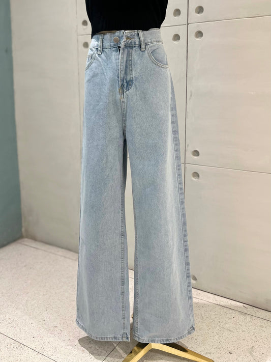 ELLERY Mom Jeans - Light Wash