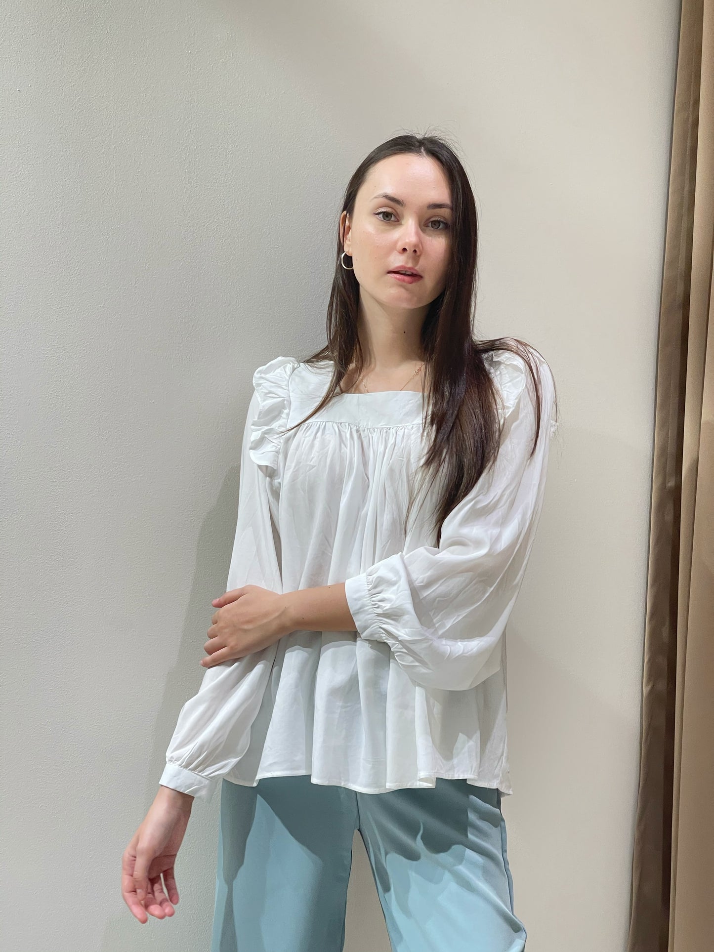 LIBBY Long Sleeve Ruffle Blouse