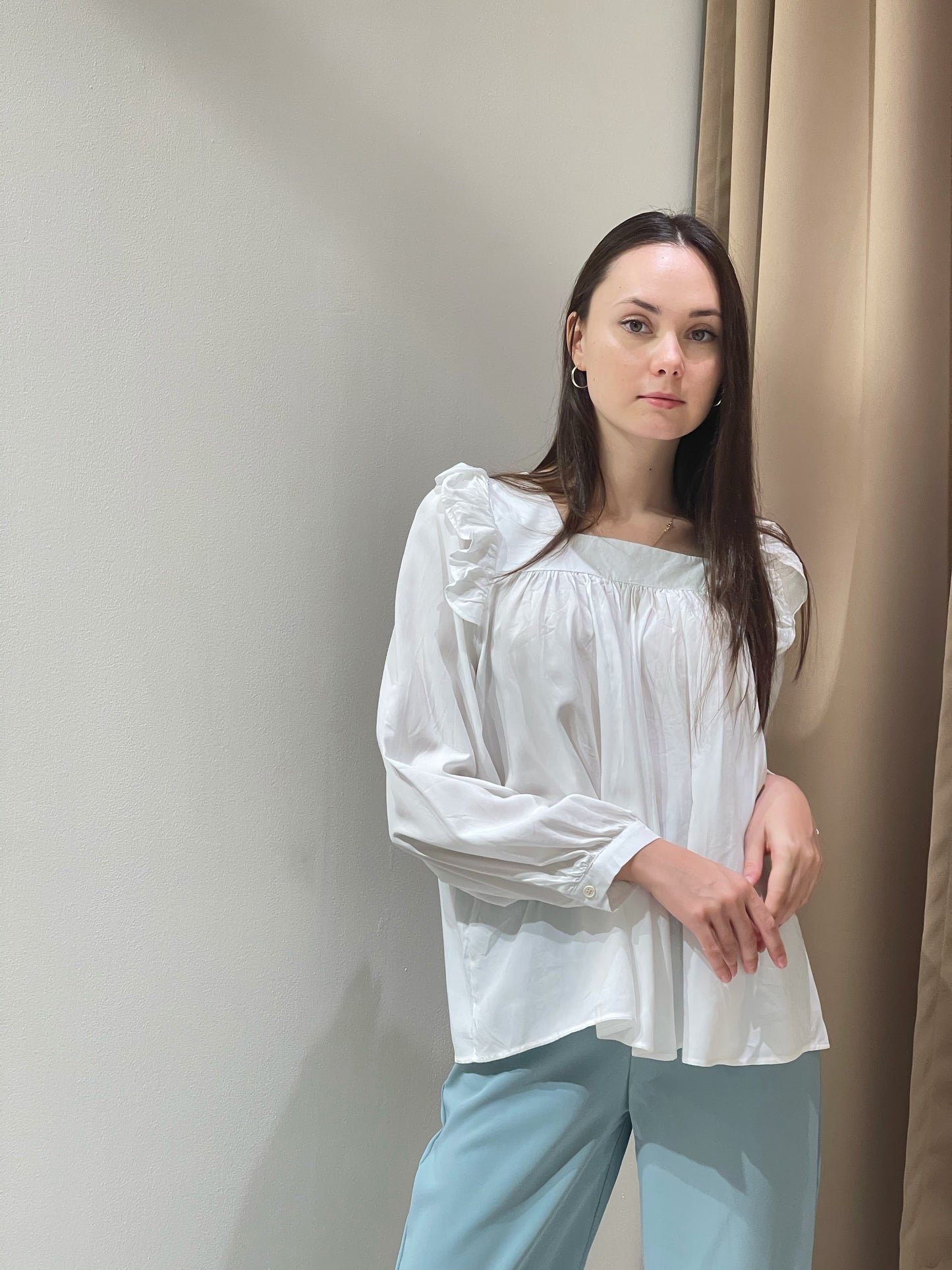 LIBBY Long Sleeve Ruffle Blouse